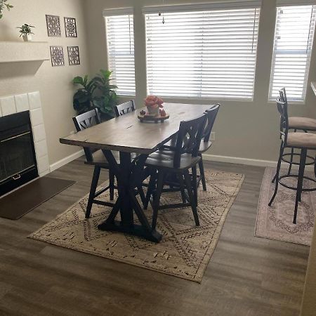 New Beautifully Remodeled Home In Лас-Вегас Экстерьер фото